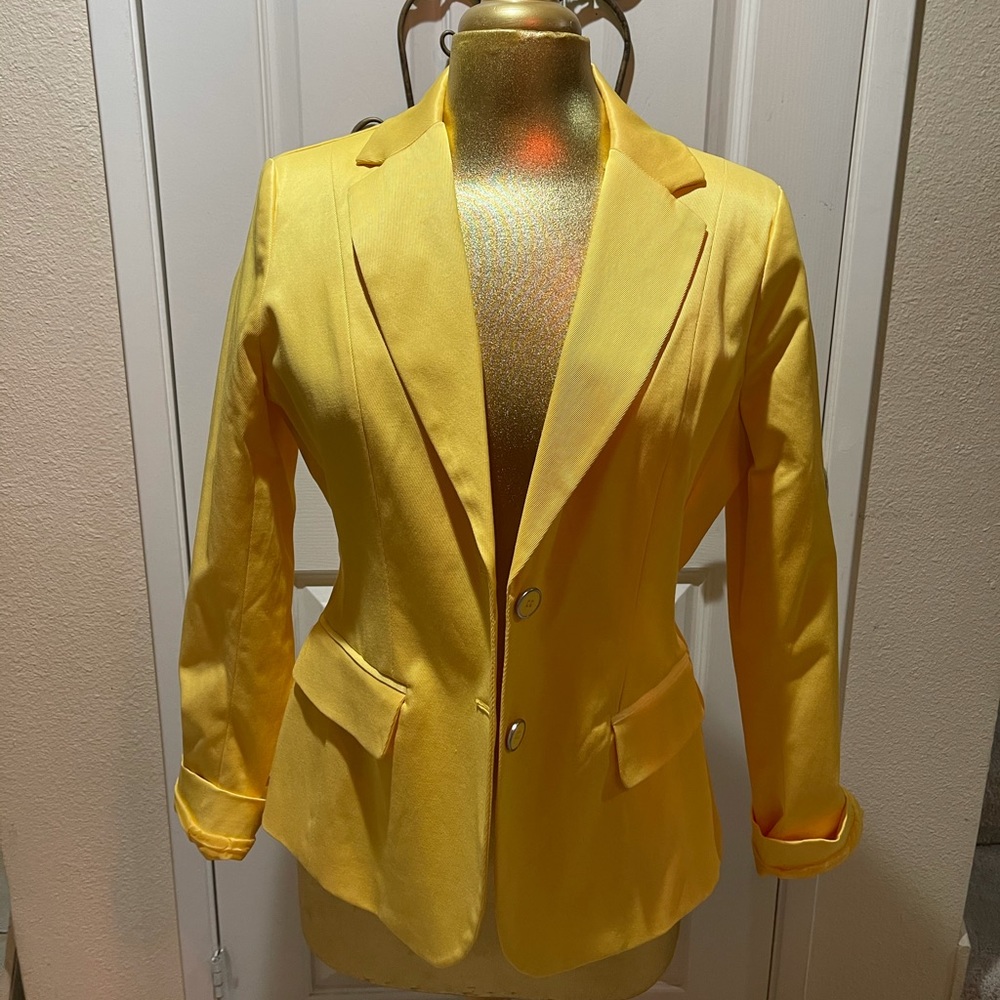 Yellow New York and company blazer NWOT